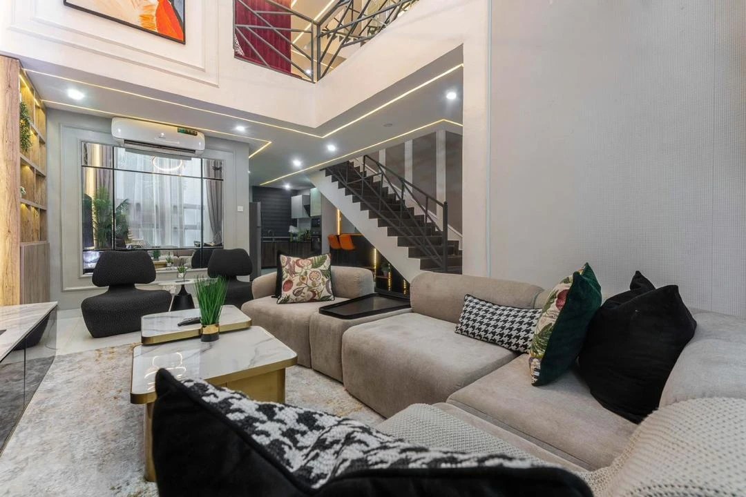 Luxury 2 Bedroom Terrace Duplex  📍: Lekki Phase 1