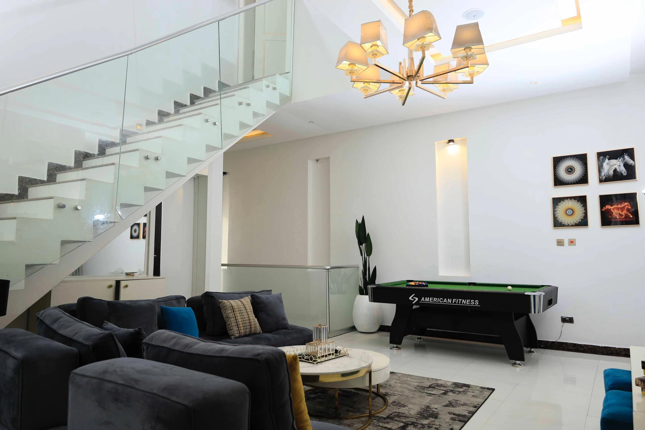 Luxury 4 Bedroom Terrace Apartment 📍 Lekki Phase 1