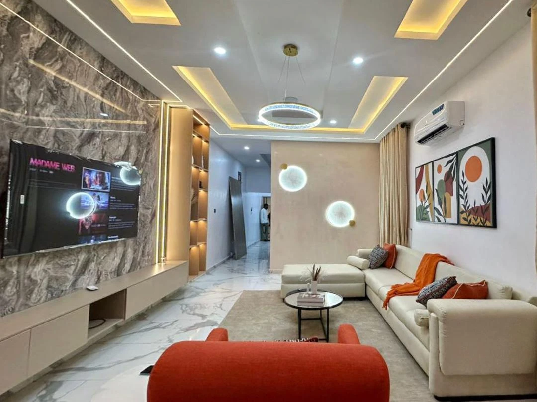 LUXURY 3 BEDROOM DUPLEX (SELF COMPOUND) 📍Lekki phase 1